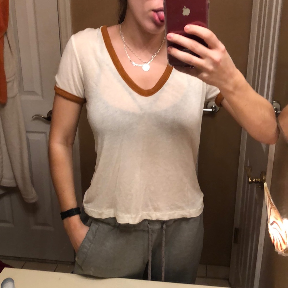 v neck tshirt
